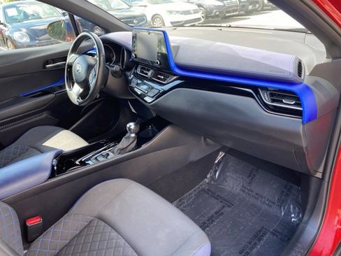 Used 2021 Toyota C-HR XLE image 25