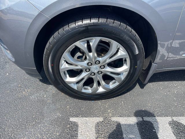 Used 2020 Buick Enclave Avenir w/ Avenir Technology Package FWD image 3