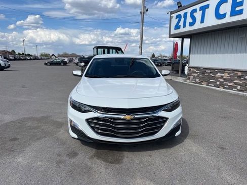 Used 2025 Chevrolet Malibu LS FWD image 2