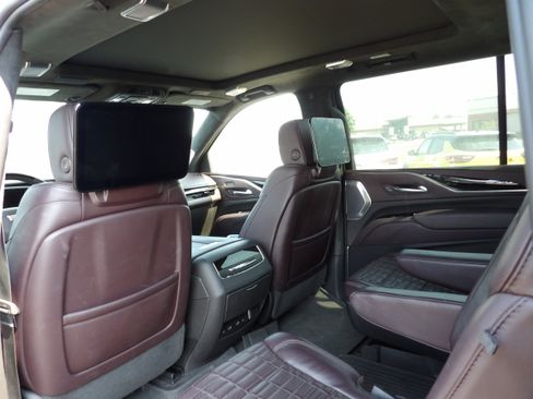 Used 2023 Cadillac Escalade ESV Premium Luxury Platinum w/ LPO, Radiant Package image 23