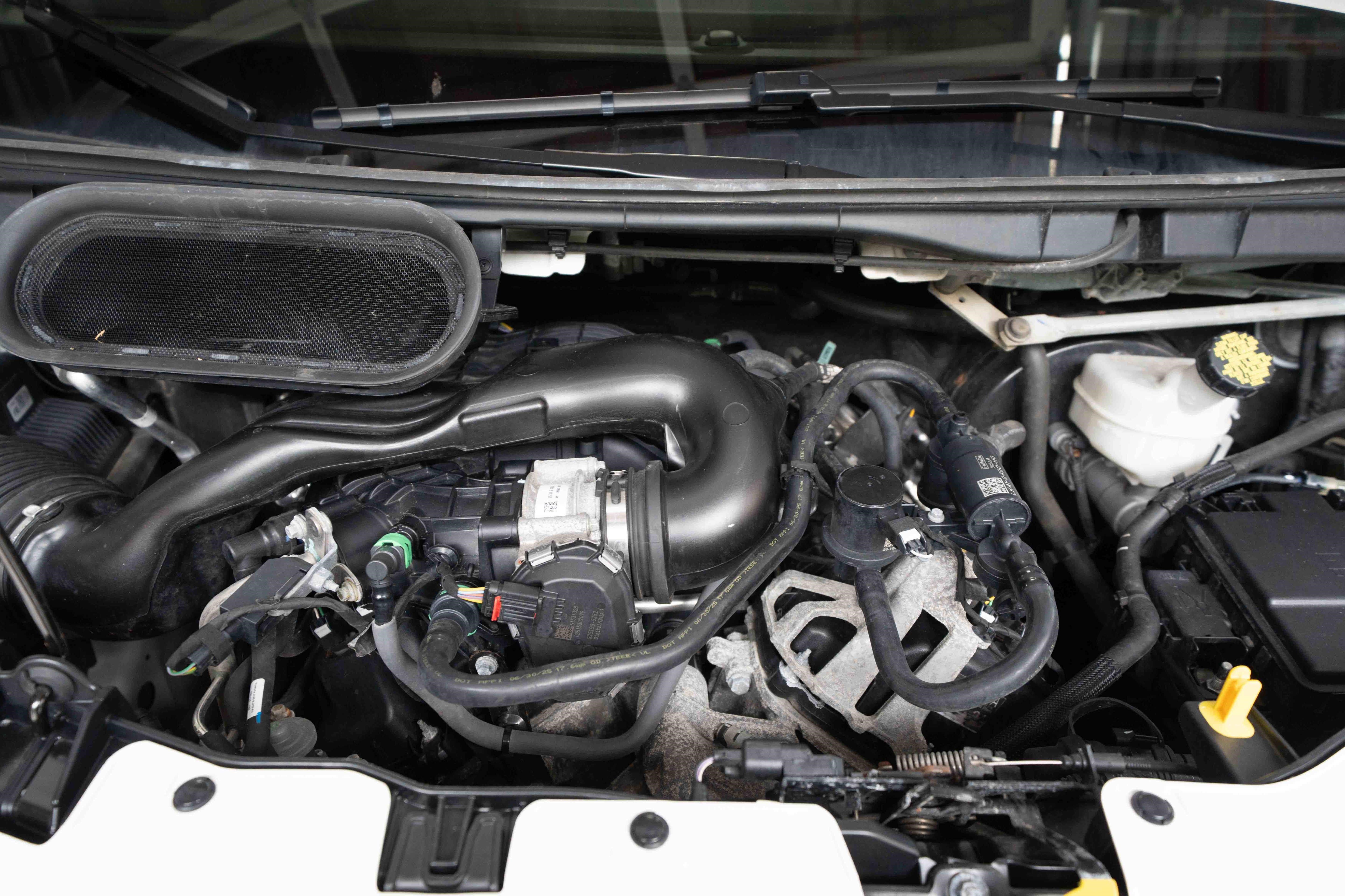 Used 2025 Ford Transit 250 148 High Roof Extended AWD w/ Load Area Protection Package image 32