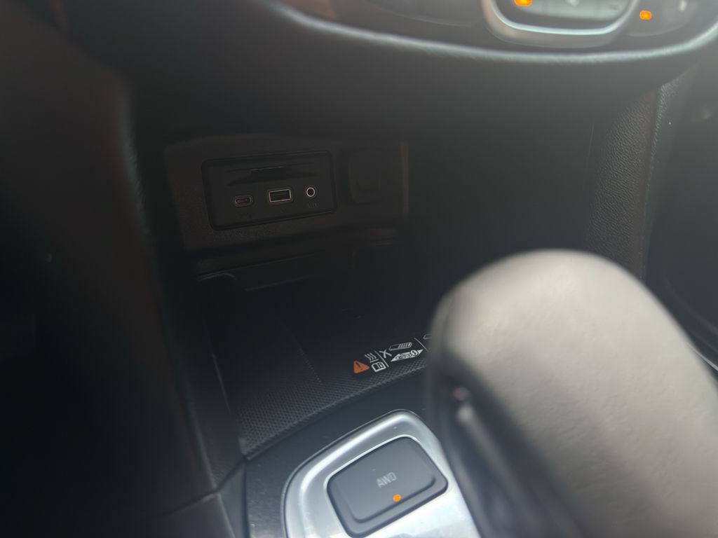 Certified 2024 Chevrolet Equinox Premier AWD/4WD image 20