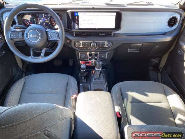 Certified 2025 Jeep Gladiator Sport AWD/4WD image 8