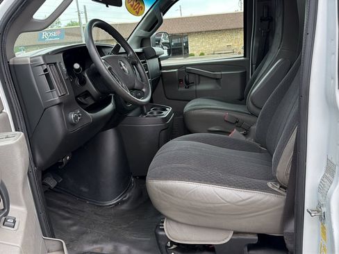 Used 2020 GMC Savana 2500 w/ Driver Convenience Package RWD image 6