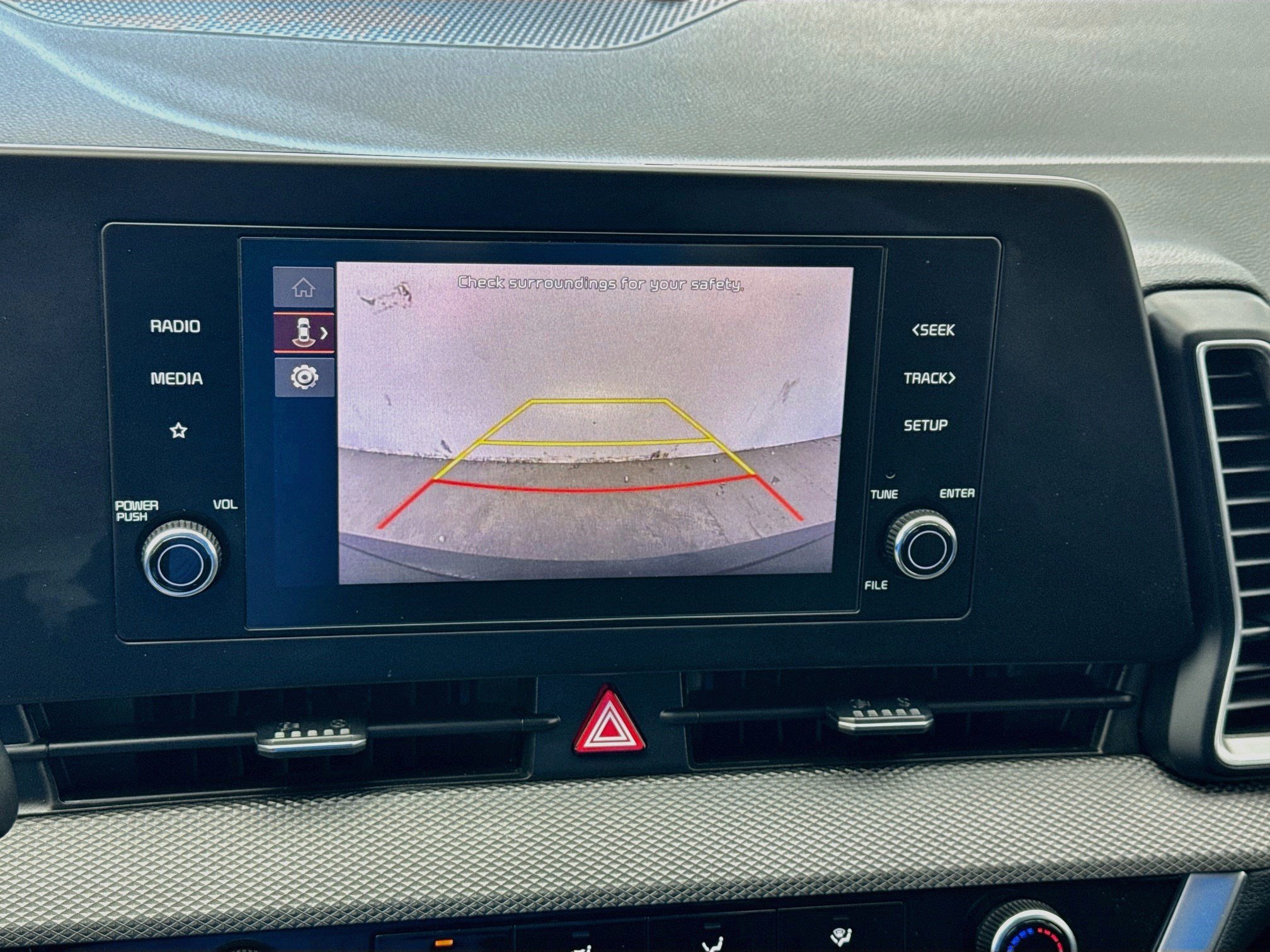 Used 2025 Kia Sportage LX FWD image 10