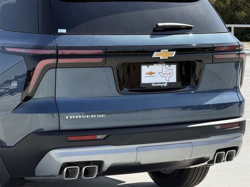New 2026 Chevrolet Traverse LT image 6