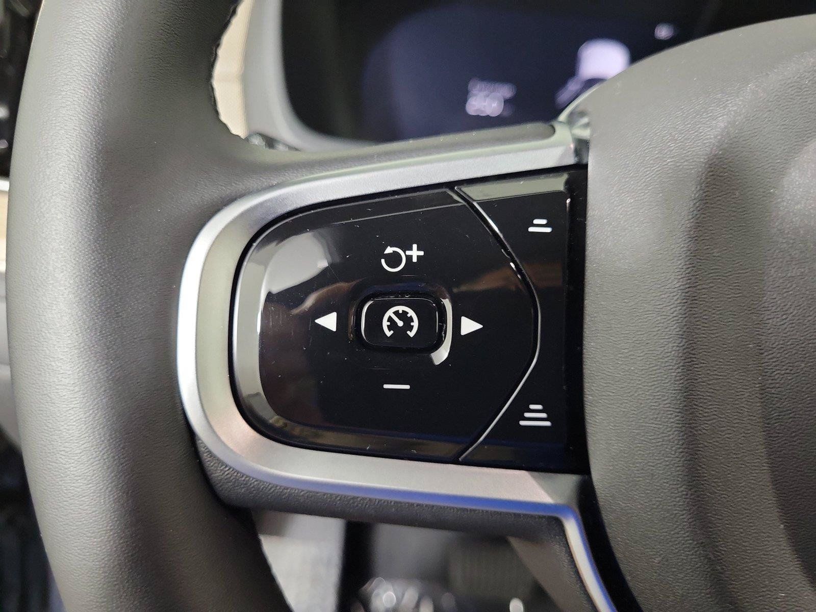 Certified 2026 Volvo XC90 B6 Plus AWD/4WD image 25