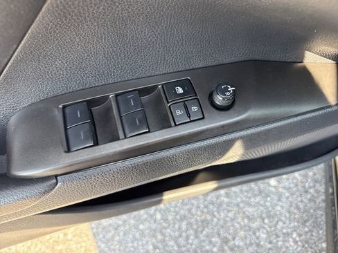 Used 2023 Toyota Camry SE image 31