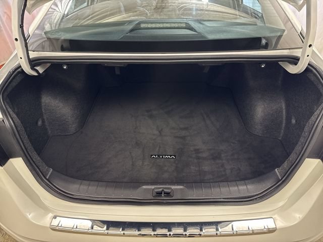 Used 2023 Nissan Altima 2.5 SR w/ SR Premium Package FWD image 24