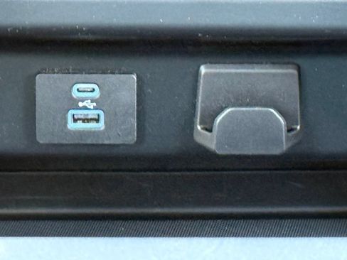 Used 2023 Ford F150 XLT AWD/4WD image 25
