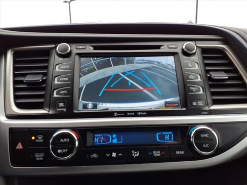 Used 2019 Toyota Highlander Limited Platinum image 20