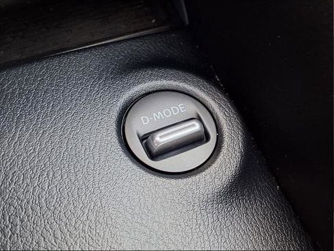 Certified 2024 Nissan Z Performance w/ Heritage Edition image 22