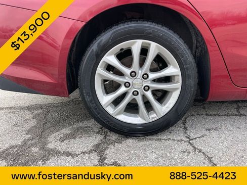 Used 2017 Chevrolet Malibu LT image 26