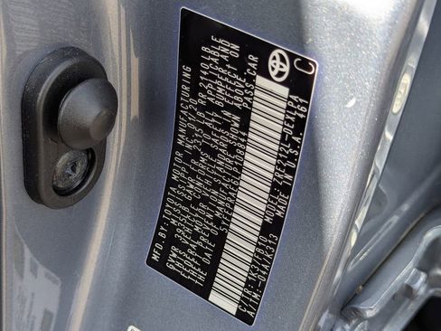 Used 2020 Toyota Corolla LE image 36