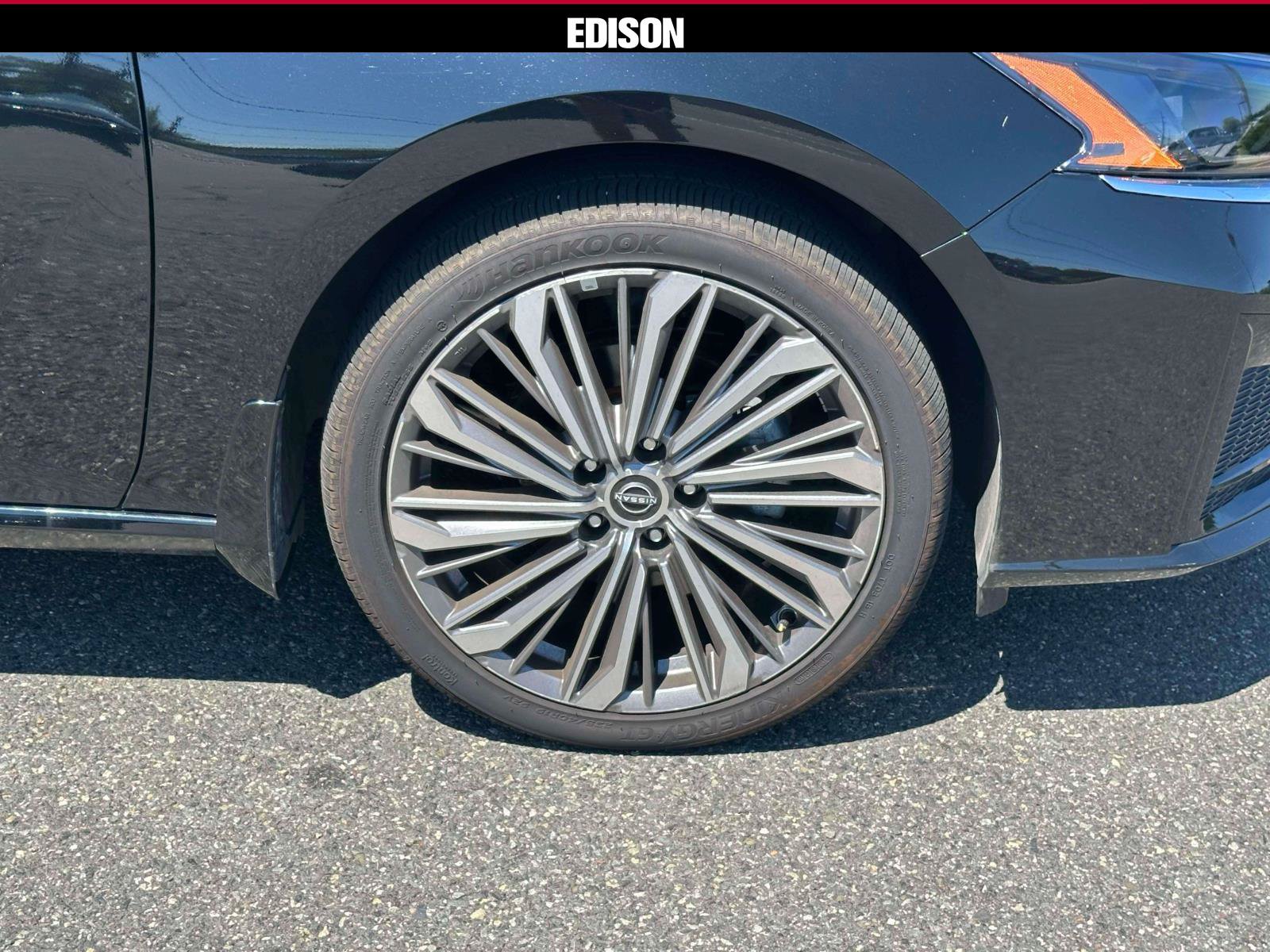 Used 2025 Nissan Altima 2.5 SL AWD/4WD image 6