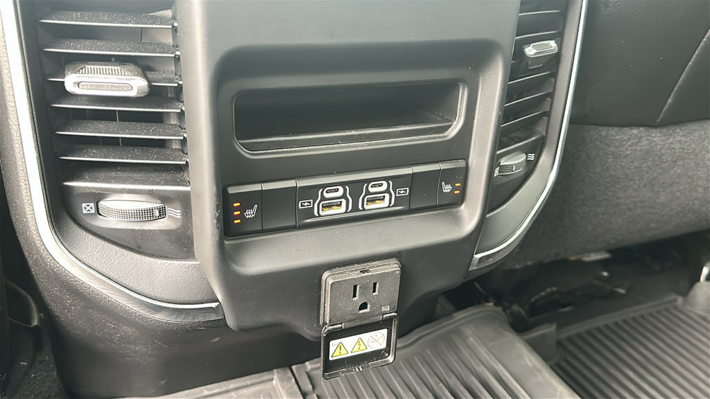 Used 2022 RAM 2500 Laramie AWD/4WD image 30