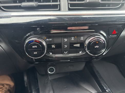 Used 2024 Chevrolet Trax RS w/ Sunroof Package image 13