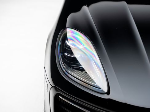 Used 2022 Porsche Macan S image 12