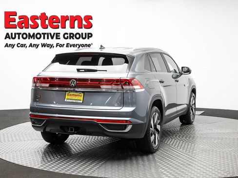 Used 2024 Volkswagen Atlas Cross Sport SE FWD image 4