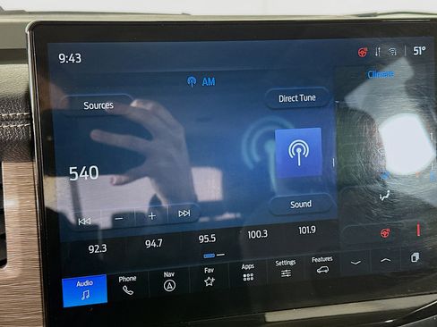 Used 2024 Ford Expedition Limited image 21