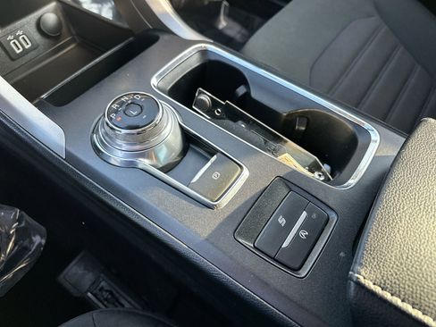 Used 2020 Ford Fusion SE image 19
