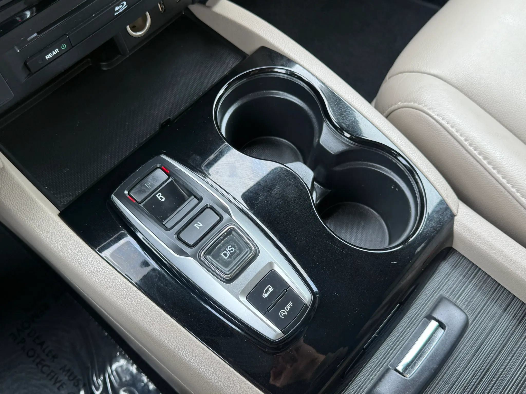 Used 2016 Honda Pilot Touring image 11