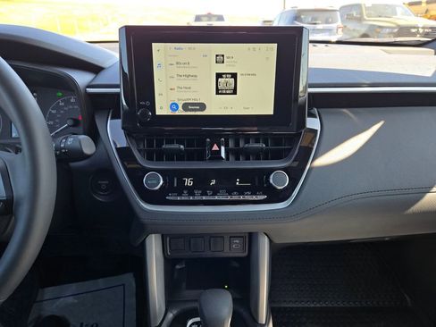 Used 2025 Toyota Corolla Cross AWD Hybrid w/ Moonroof Package image 22