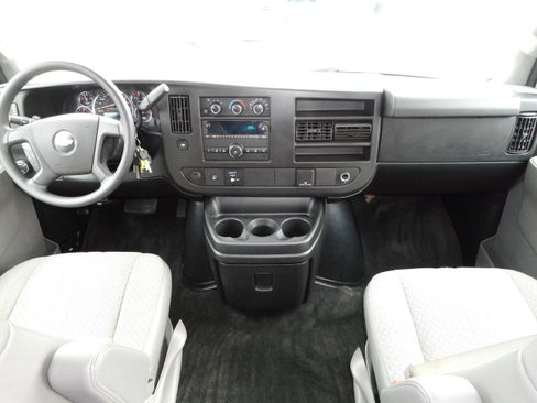 Used 2017 Chevrolet Express 3500 LT w/ LT Preferred Equipment Group image 23