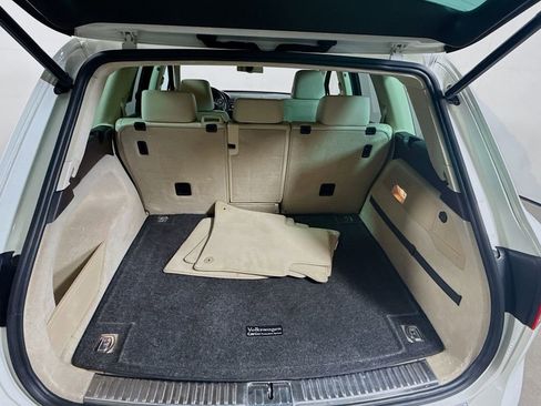 Used 2011 Volkswagen Touareg Sport image 26