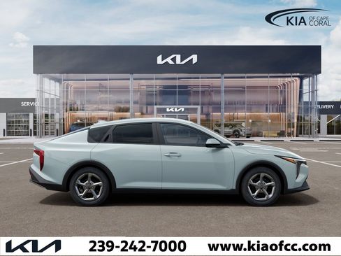 New 2026 Kia K4 FWD image 7