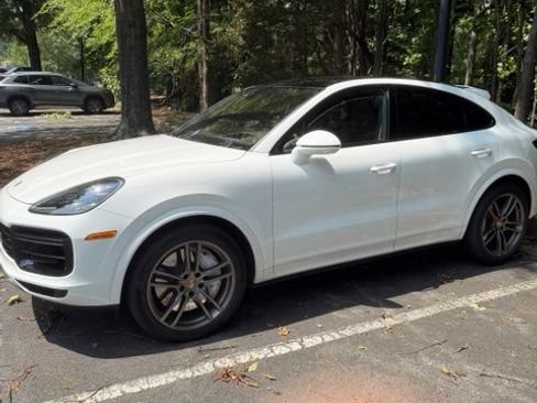 Used 2023 Porsche Cayenne Turbo AWD/4WD image 3