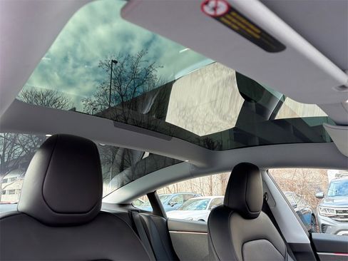 Used 2024 Tesla Model 3 Standard Range image 11