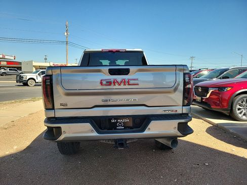 Used 2025 GMC Sierra 2500 AT4 AWD/4WD image 6