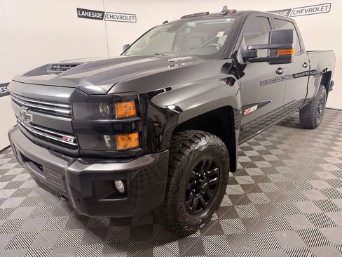 Used 2019 Chevrolet Silverado 2500 LTZ w/ Midnight Edition AWD/4WD image 2