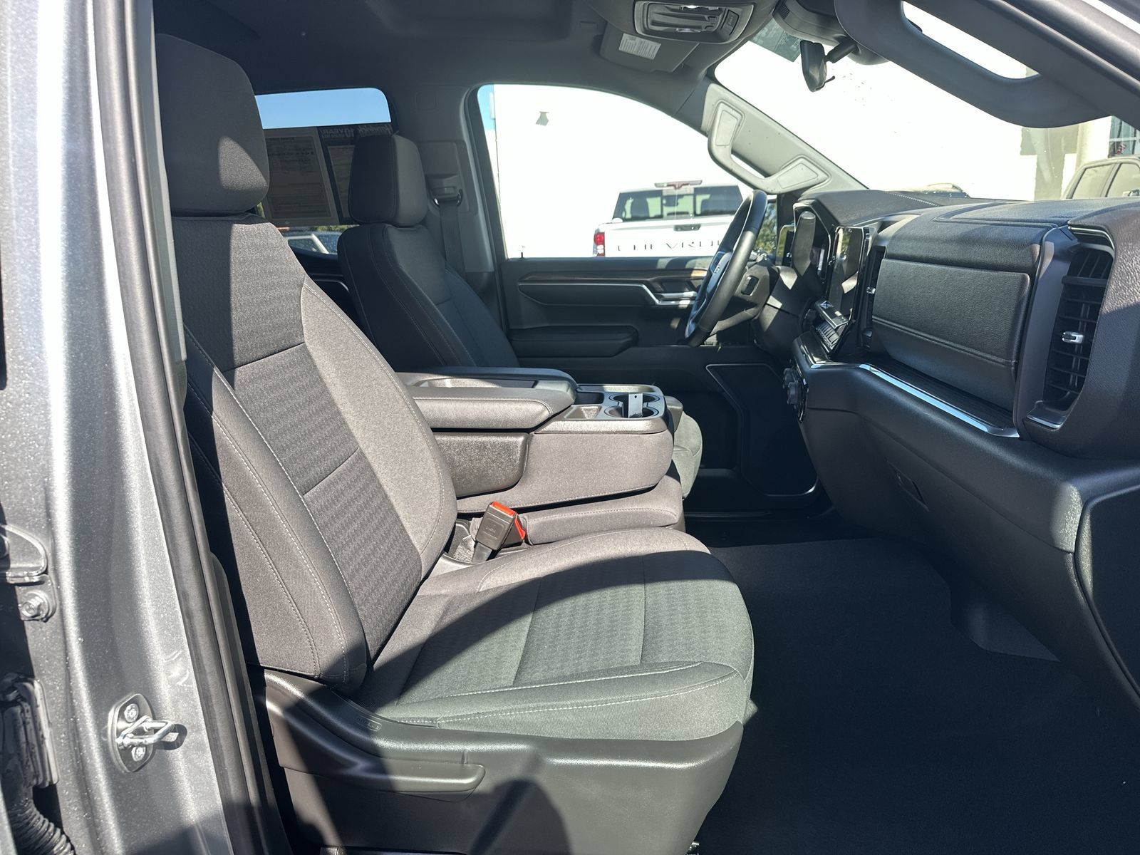 Used 2023 Chevrolet Silverado 1500 LT AWD/4WD image 22