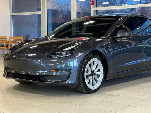 Used 2021 Tesla Model 3 Standard Range Plus image 3