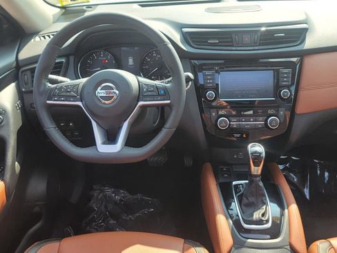 Used 2019 Nissan Rogue SL w/ Premium Package AWD/4WD image 16