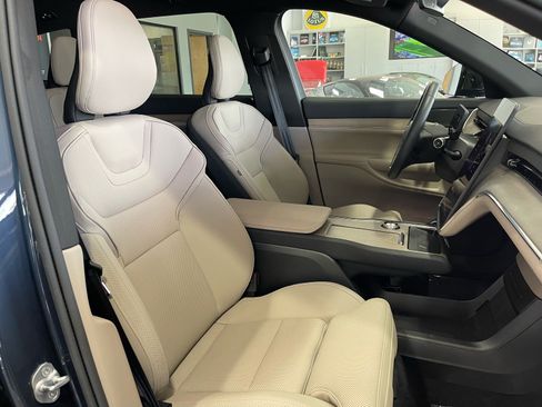 Used 2025 Volvo EX90 Plus AWD/4WD image 40