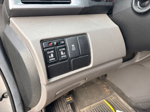 Used 2012 Honda Odyssey EX image 17