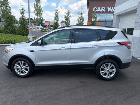 Certified 2017 Ford Escape SE w/ SE Leather Comfort Package AWD/4WD image 3