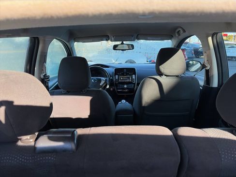 Used 2016 Nissan Leaf SV w/ Premium Package image 10