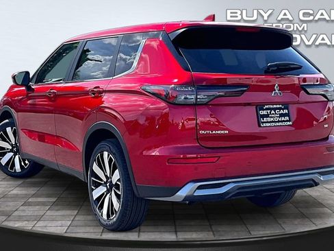 New 2026 Mitsubishi Outlander SE AWD/4WD image 3