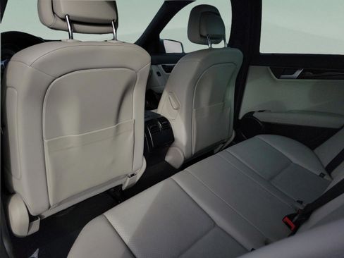 Used 2013 Mercedes-Benz C 250 Sedan image 7