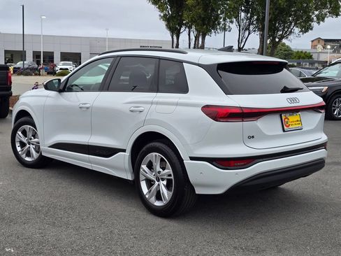 Used 2025 Audi Q6 e-tron Premium w/ Convenience Package RWD image 3
