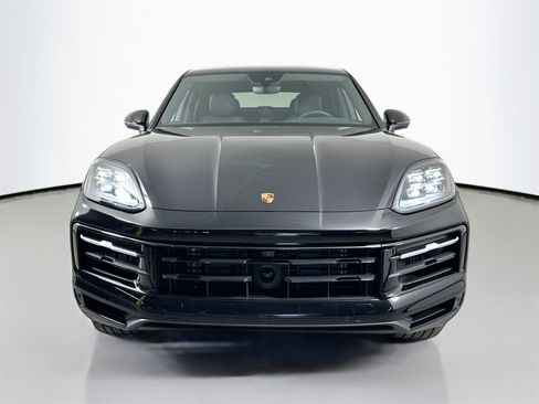 Certified 2025 Porsche Cayenne image 10