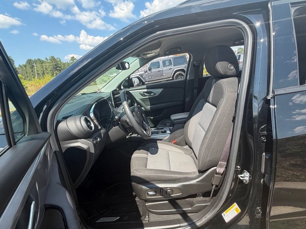 Used 2024 Chevrolet Blazer LT w/ Convenience Package FWD image 31