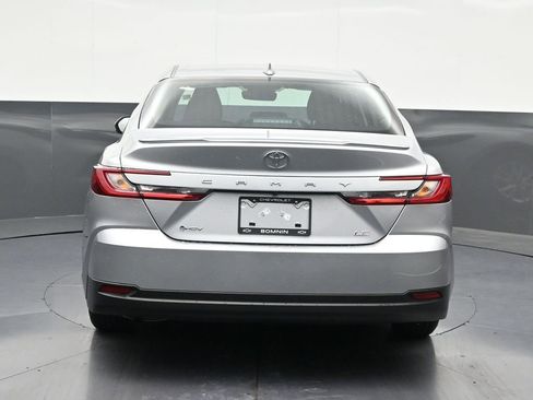 Used 2025 Toyota Camry LE w/ Convenience Package FWD image 4