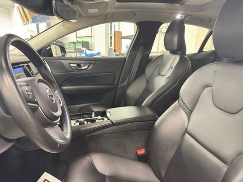 Used 2021 Volvo S60 T8 R-Design Expression image 9