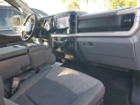 Used 2024 Ford F350 XLT image 5