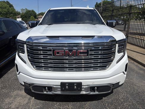 Used 2022 GMC Sierra 1500 Denali w/ Technology Package AWD/4WD image 4